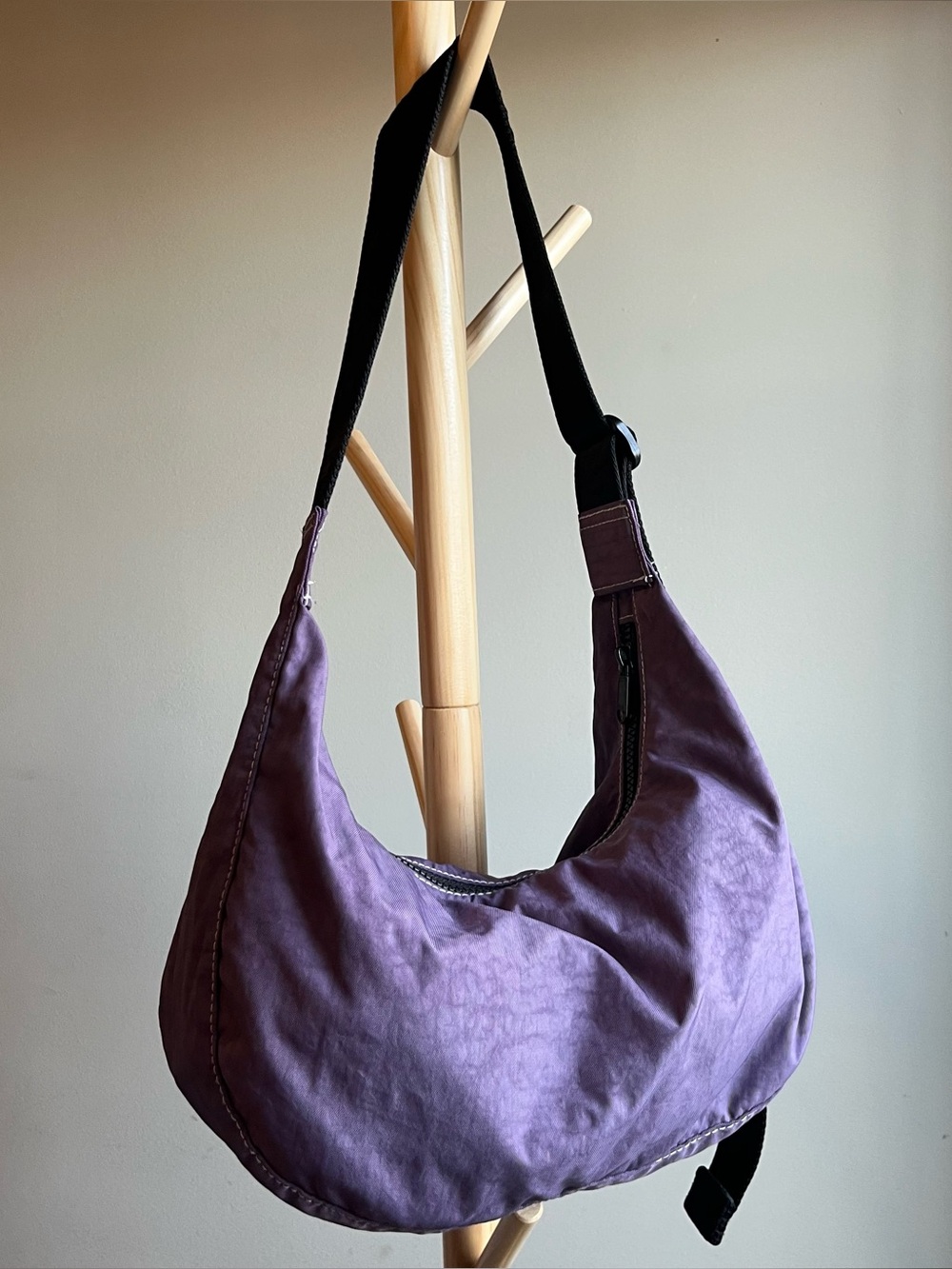 BAGGU Medium Grape Jelly Crescent - Picture 2 of 6